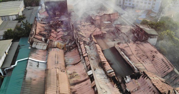 Nghe radio, Bộ Tài nguyên-Môi trường đưa ra nhiều khuyến cáo người dân sau vụ cháy Công ty Rạng Đông