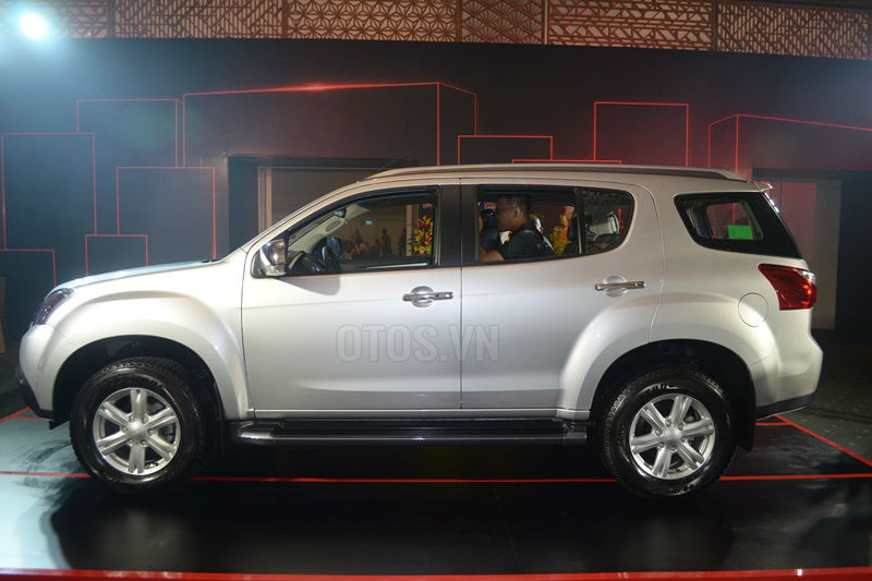 So sánh 'tân binh' Isuzu mu-X và Toyota Fortuner - ảnh 6