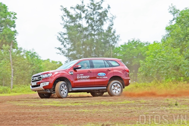 Giá cao 1,2 - 2 tỷ liệu Ford Everest Trend 2016 có đáng “đồng tiền bát gạo”? - ảnh 4