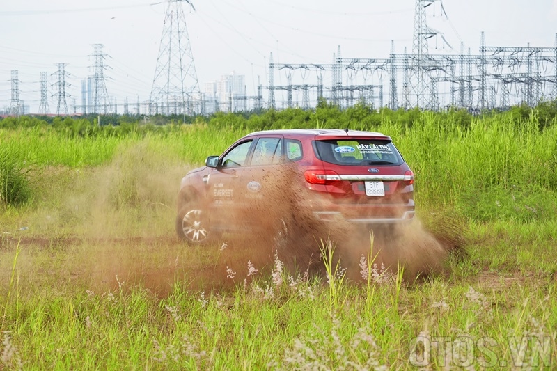 Giá cao 1,2 - 2 tỷ liệu Ford Everest Trend 2016 có đáng “đồng tiền bát gạo”? - ảnh 16
