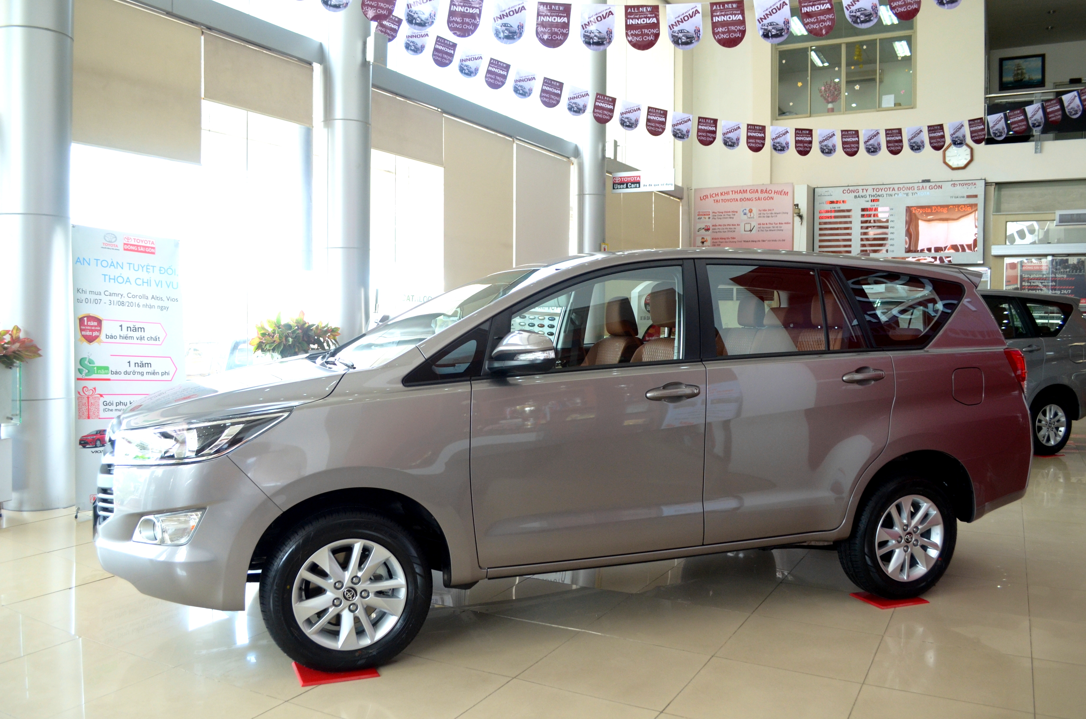 Toyota Innova và Kia Rondo: Cuộc