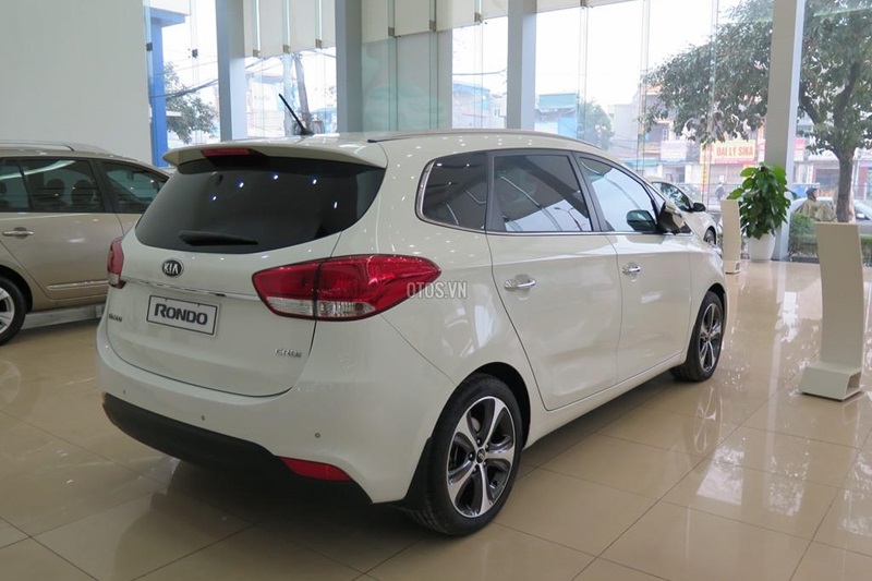 Toyota Innova và Kia Rondo: Cuộc