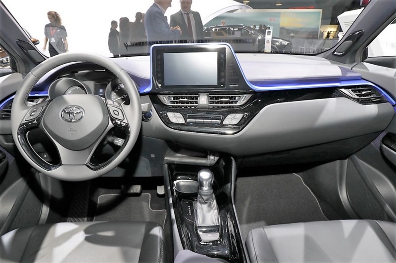Toyota C-HR chính thức ra mắt, thách đấu Mazda CX-3 - ảnh 5