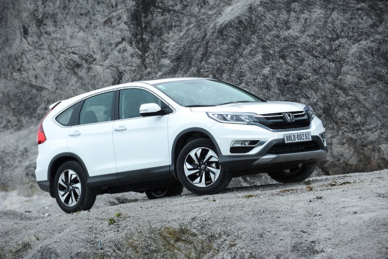 So sánh Nissan X-Trail và Honda CR-V: Crossover 5 chỗ nào đáng đồng tiền? - ảnh 1