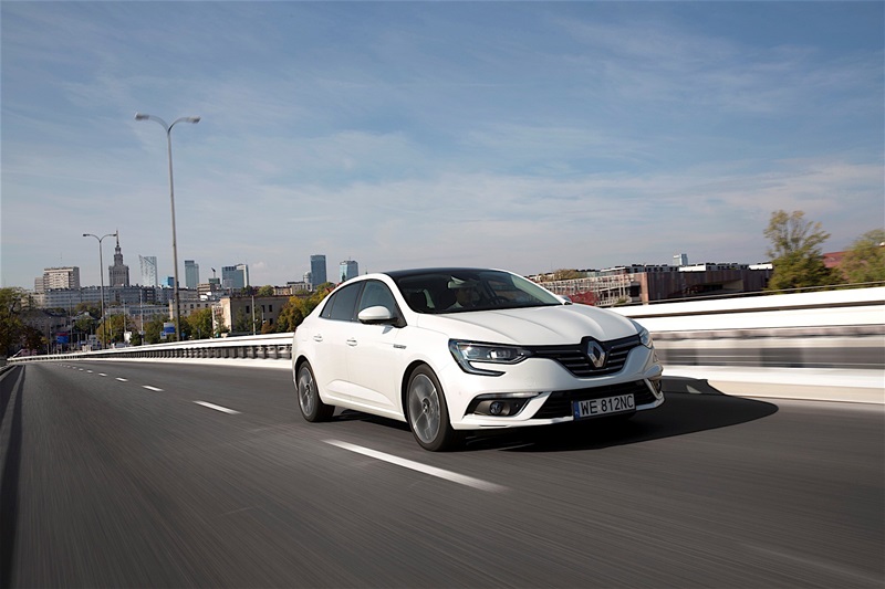 Renault Megane sedan 2017 chính thức trình làng, thách đấu Mazda3 - ảnh 2