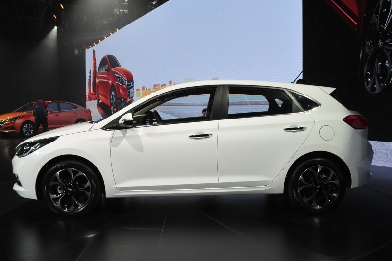 Hyundai Verna hatchback 2017 ra mắt tại Trung Quốc, có giá chỉ 240 triệu đồng - ảnh 2