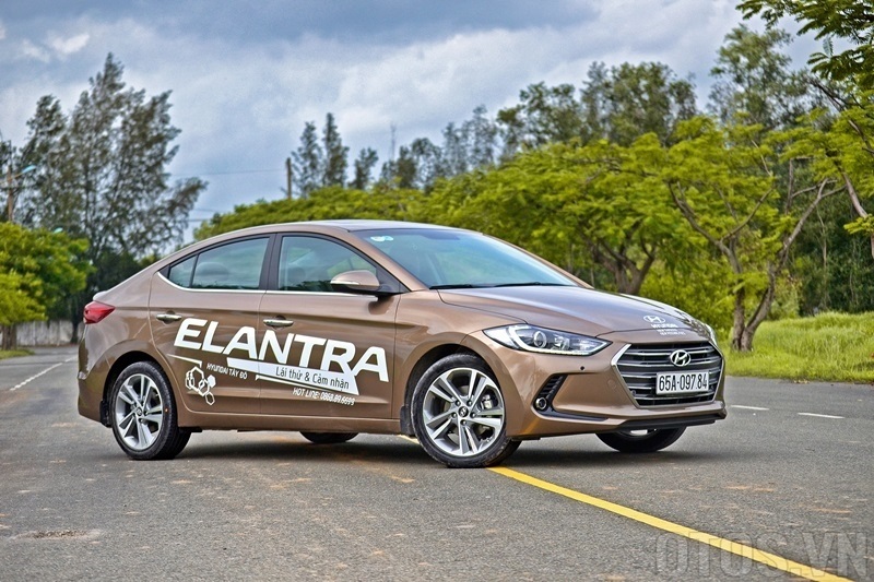 So sánh Huyndai Elantra và Mazda3: Chọn xe Hàn hay xe Nhật? - ảnh 1