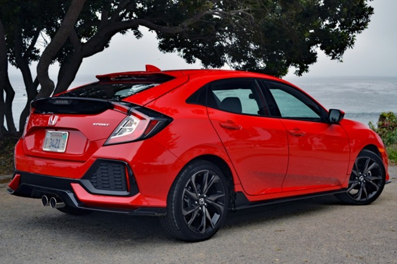Honda Civic Sedan và bản hatchback khác nhau điểm gì? - ảnh 7