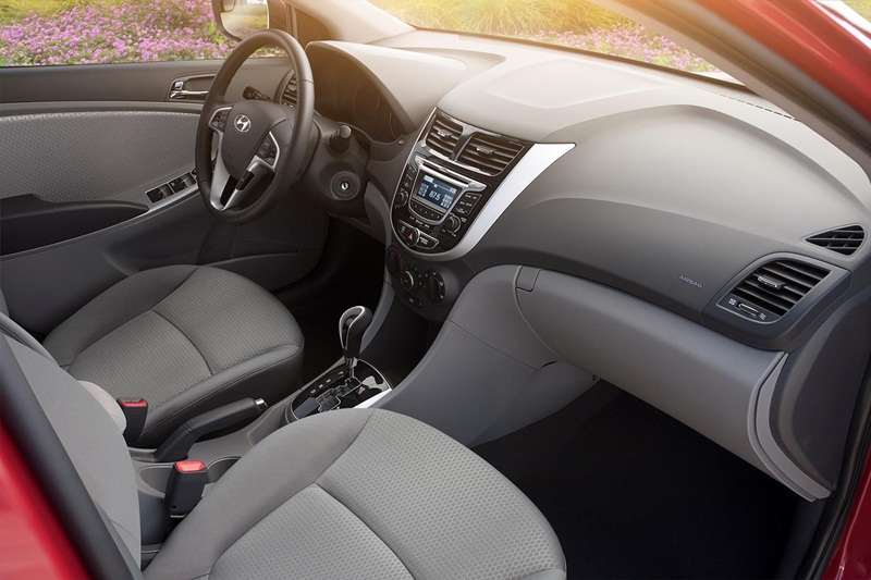 Hyundai Accent 2017 có thêm phiên bản cải tiến, giá 351 triệu đồng - ảnh 3