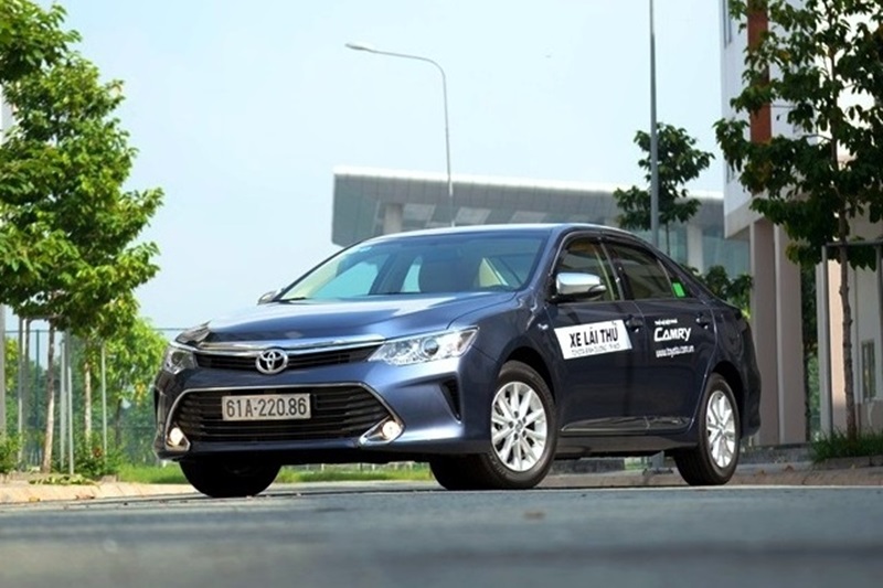 Toyota Camry và Renault Talisman: