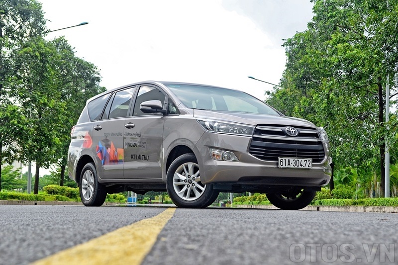 Mua xe 7 chỗ nào với 1 tỷ đồng đã tính đủ thuế phí? - ảnh 1