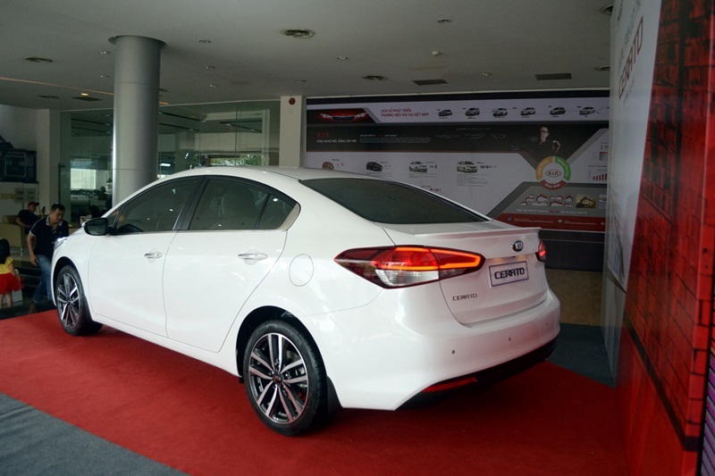 Các mẫu xe nổi bật đến tay khách Việt năm 2016 (Phần 2) - ảnh 5