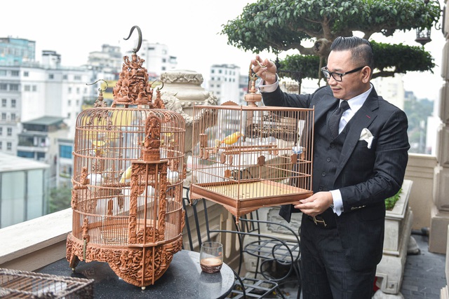 Tay cầm tiền tỷ, đại gia cũng không mua nổi chim ngũ sắc độc nhất Việt Nam