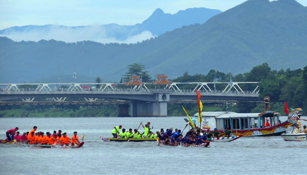 Rộn rã đua ghe mừng Quốc khánh trên sông Hương - ảnh 5