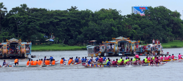 Rộn rã đua ghe mừng Quốc khánh trên sông Hương - ảnh 9