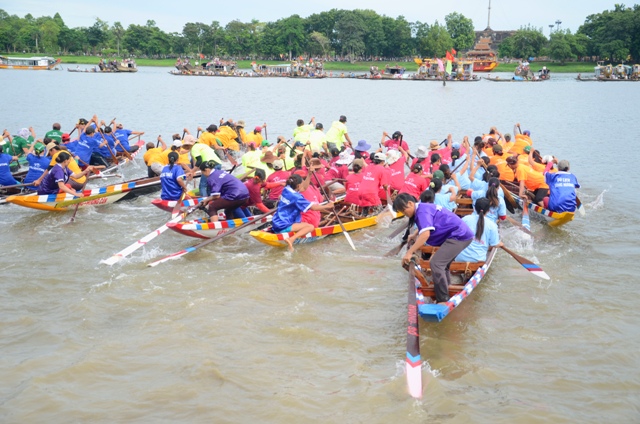 Rộn rã đua ghe mừng Quốc khánh trên sông Hương - ảnh 11