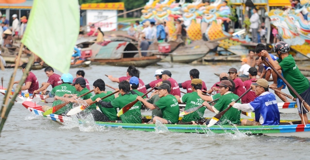 Rộn rã đua ghe mừng Quốc khánh trên sông Hương - ảnh 19