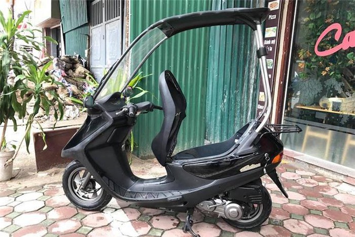 Kỳ lạ xe tay ga Honda có mái che không sợ mưa nắng tại Hà Nội - VietNamNet