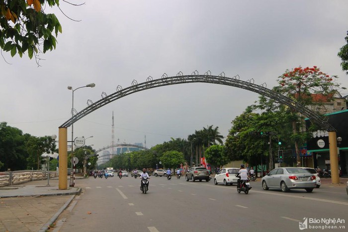Tương tự phố Cao Thắng, các giao dịch chuyển nhượng đất trên đường Hồ Tùng Mậu hay Nguyễn Văn Cừ chắc chắn sẽ được điều chỉnh tăng sau khi được UBND thành phố quy hoạch và đầu tư làm phố đi bộ. Ảnh: Nguyễn Hải