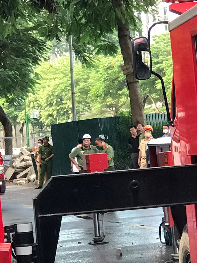 3 cán bộ chiến sỹ Công an hy sinh khi đang chữa cháy tại quán karaoke ở phường Quan Hoa ảnh 1