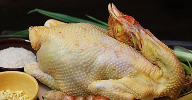 Gà mổ sẵn ở chợ mua về nhất định phải chú ý điểm này