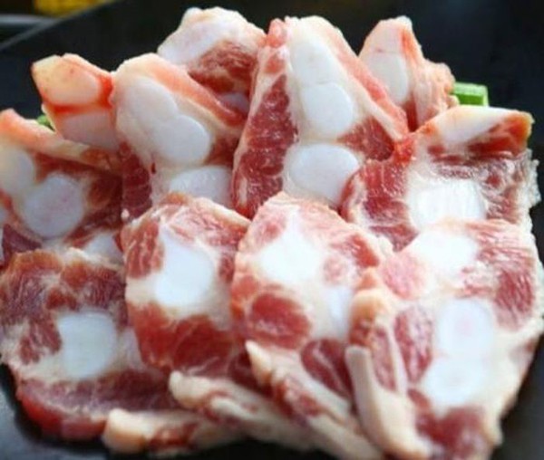 Bi mat phan thit ngon nhat tren con lon, nen mua an Tet-Hinh-4