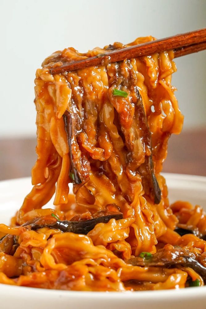 La mieng mon mi ca tim ngon “nuot luoi”, an mot lan me luon-Hinh-9