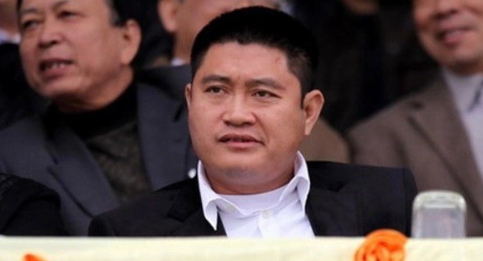 Bau Thuy lot Top giau nhat TTCK: Dem gia san “khung” biet thu, sieu xe-Hinh-4