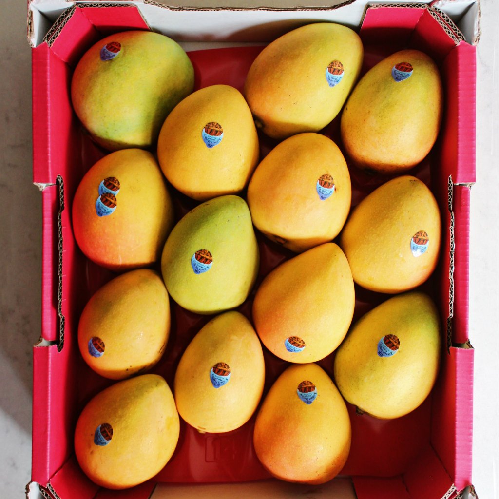 Xoài Bắc Úc là một loại trái cây có giá trị kinh tế rất cao. Vào năm 2012, một khay xoài 12 quả đã được bán với mức giá kỷ lục là 50.000 USD (tương đương khoảng 1,04 tỷ đồng). Ảnh: Harrisfarm