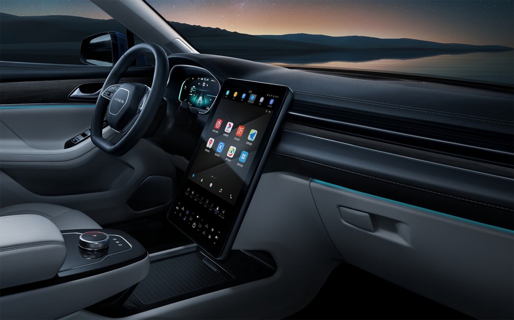 Huawei ra mắt mẫu ôtô đầu tiên giá từ 33 400 USD ảnh 8