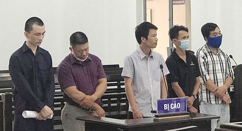 Xử 3 cựu công an 'biến' người Trung Quốc thành người Việt Nam
