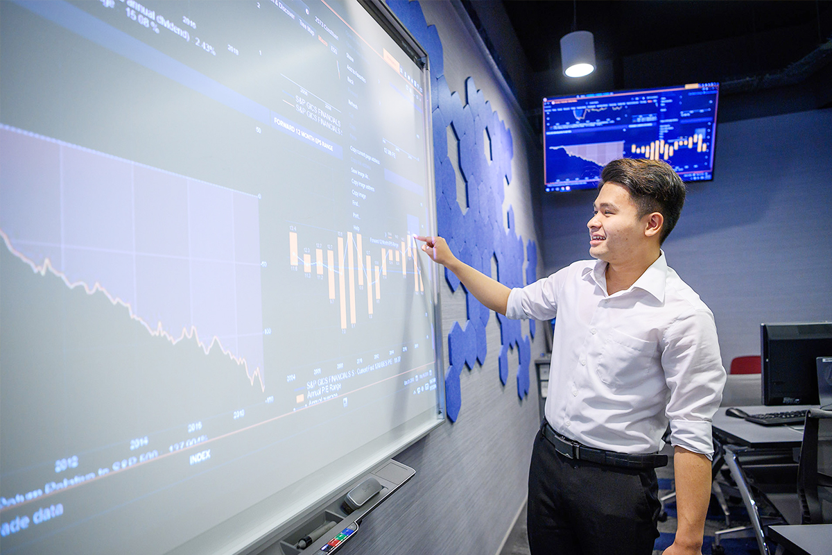 Sập bẫy đội lái xúi giục chơi chứng khoán trên Facebook, Zalo