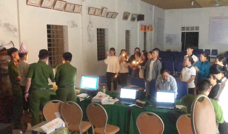 Cậu bé đi làm căn cước công dân và cái kết bất ngờ - ảnh 2