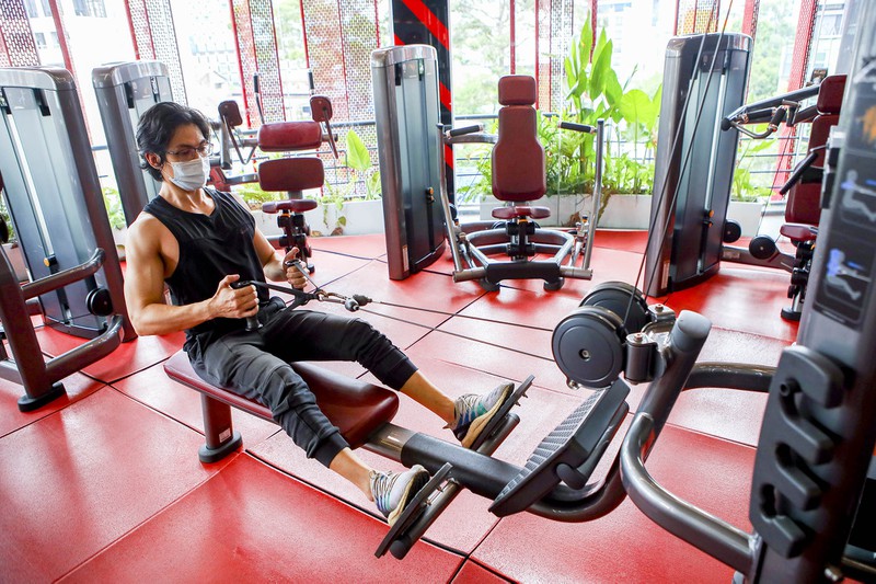 TP.HCM: Phòng gym, tiệm sửa xe, tiệm hớt tóc nhộn nhịp sau Chỉ thị 18 - ảnh 4