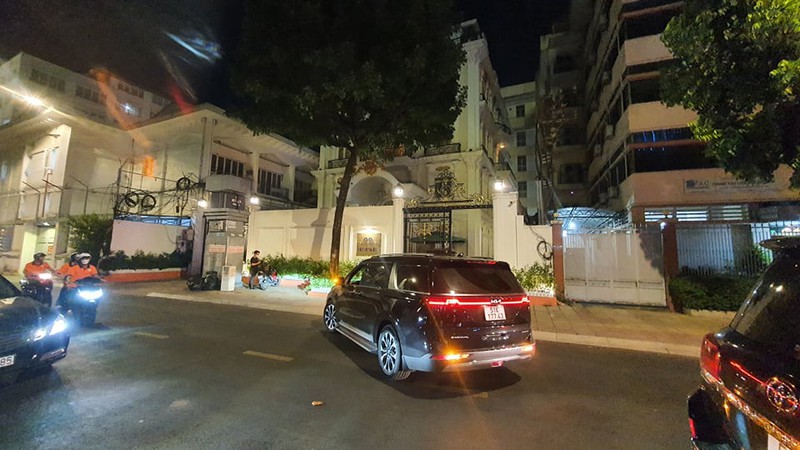 Công an TP.HCM bắt tạm giam bà Nguyễn Phương Hằng - ảnh 1