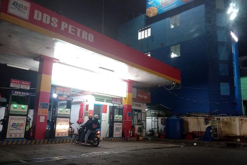 Lý do nhiều cửa hàng nghỉ sớm, không bán xăng ảnh 1