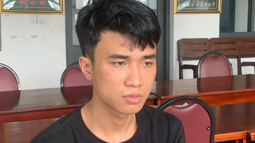 Kẻ trộm dáng thư sinh trộm hàng chục laptop trong công ty ở quận 3 ảnh 2