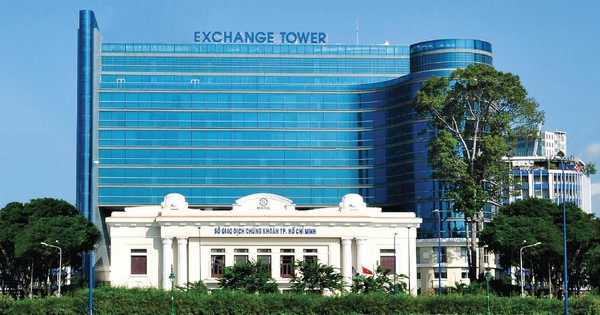 HOSE: Lương tăng, đầu tư hệ thống