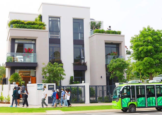 Thị trường bất động sản: “Kẻ đắp chăn bông, kẻ lạnh lùng”