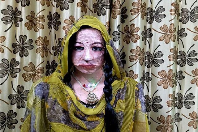 Robot thông minh chế tạo từ phế liệu xem được tử vi, nói 38 ngôn ngữ