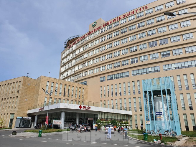 Cận cảnh sân bay trực thăng cấp cứu đầu tiên được cấp phép tại bệnh viện - ảnh 8