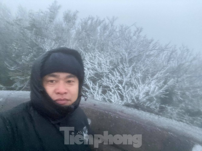 Băng tuyết xuất hiện trên đỉnh Mẫu Sơn - ảnh 7