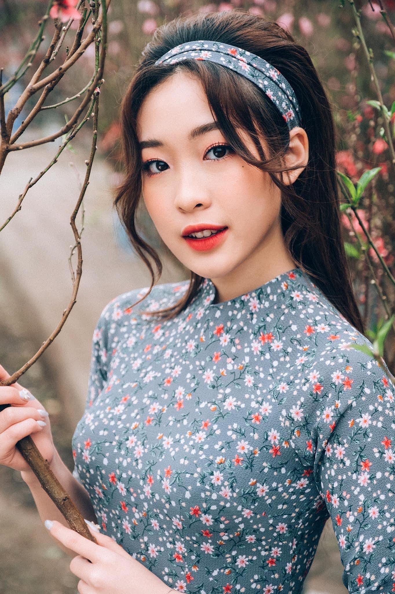 ‘Hot girl’ trường Ngoại thương rạng rỡ trong bộ ảnh chào Tết Nhâm Dần 2022 ảnh 9