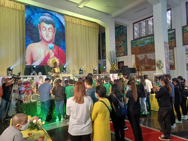 Phía ê kíp của Phi Nhung lên tiếng về tin đồn cấm Hồ Văn Cường đến lễ cúng thất ảnh 8