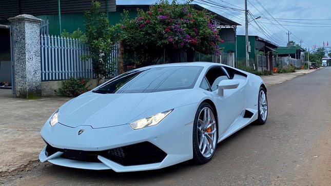 9X ở Đắk Lắk chia tay siêu xe Lamborghini sau 2 tháng vì quá ngốn xăng