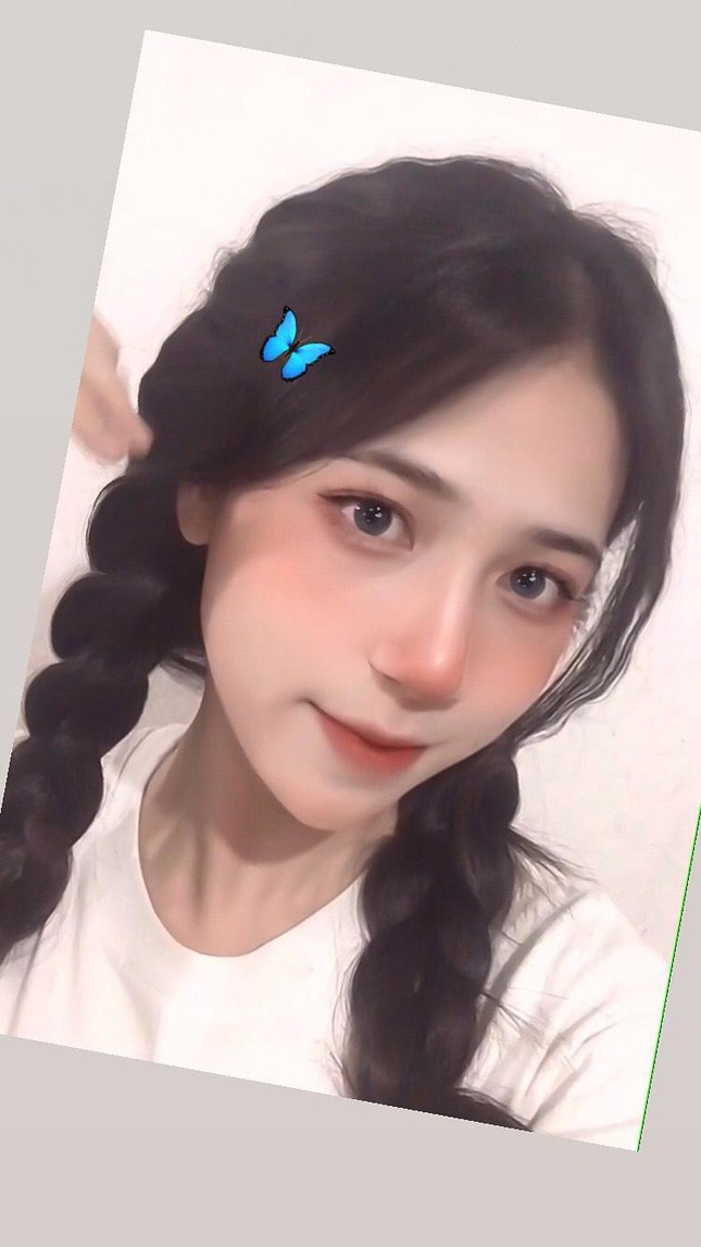 Nữ sinh là MC trường Đại học Công nghệ Đông Á gây ‘sốt’ với vẻ ngoài ‘lai Tây’ ảnh 2