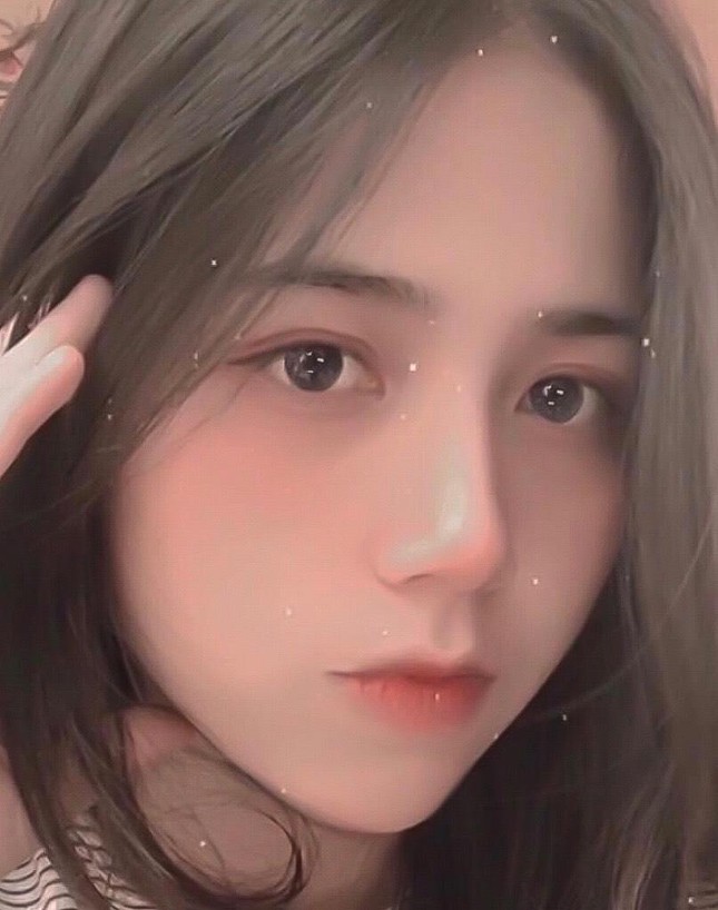 Nữ sinh là MC trường Đại học Công nghệ Đông Á gây ‘sốt’ với vẻ ngoài ‘lai Tây’ ảnh 5