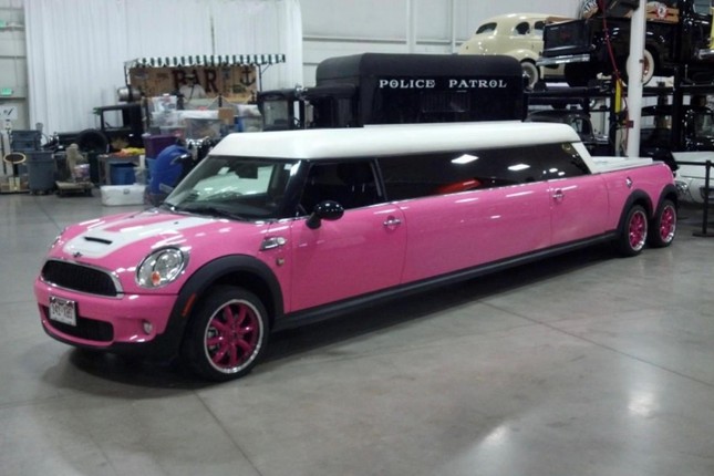 9 mẫu xe độ theo phong cách limousine độc đáo ảnh 1