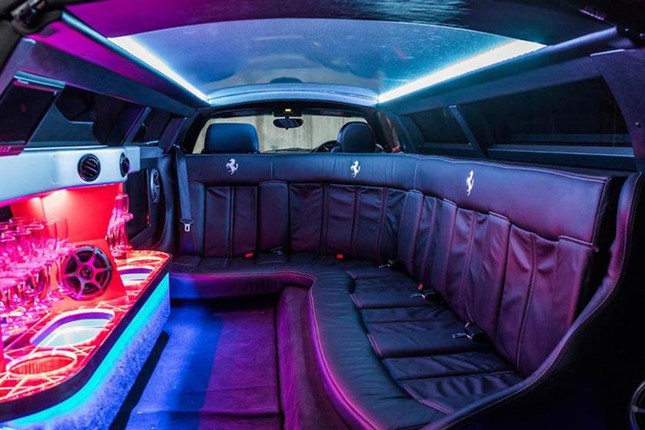 9 mẫu xe độ theo phong cách limousine độc đáo ảnh 7