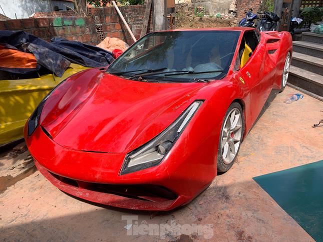 Ô tô tự chế 'nhái' siêu xe Ferrari của thợ Việt ảnh 3